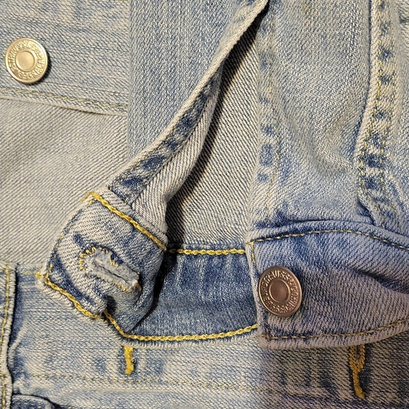 Levi's jean jacket - Picture 4 of 4